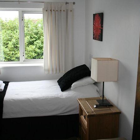 The Leaking Well Bed and Breakfast Dunhampton Εξωτερικό φωτογραφία