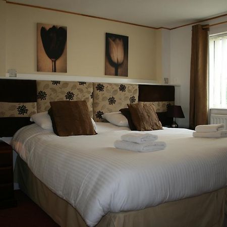 The Leaking Well Bed and Breakfast Dunhampton Εξωτερικό φωτογραφία